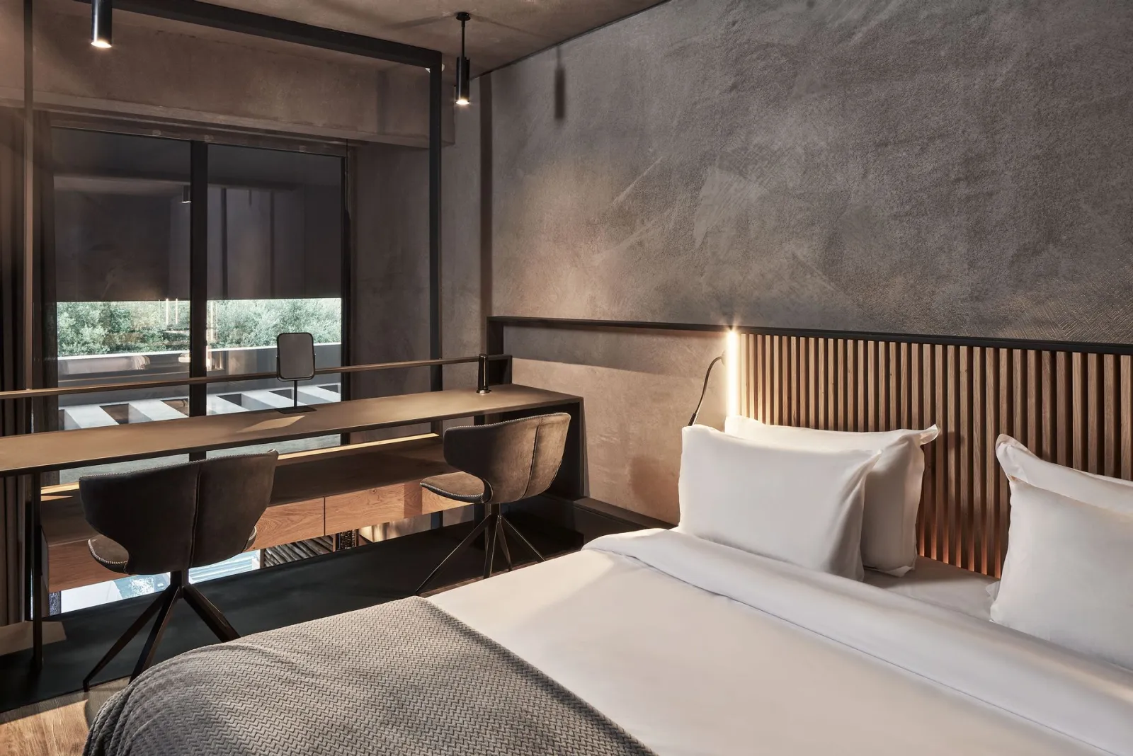 Signature Suite with Two Pools