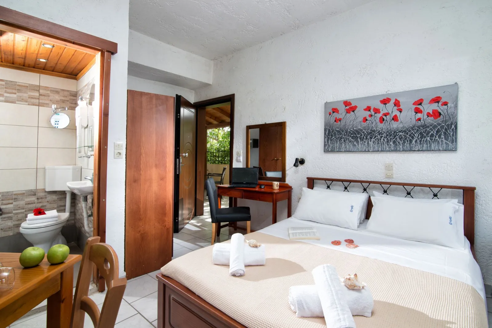 Studio with Sea or Mountain View