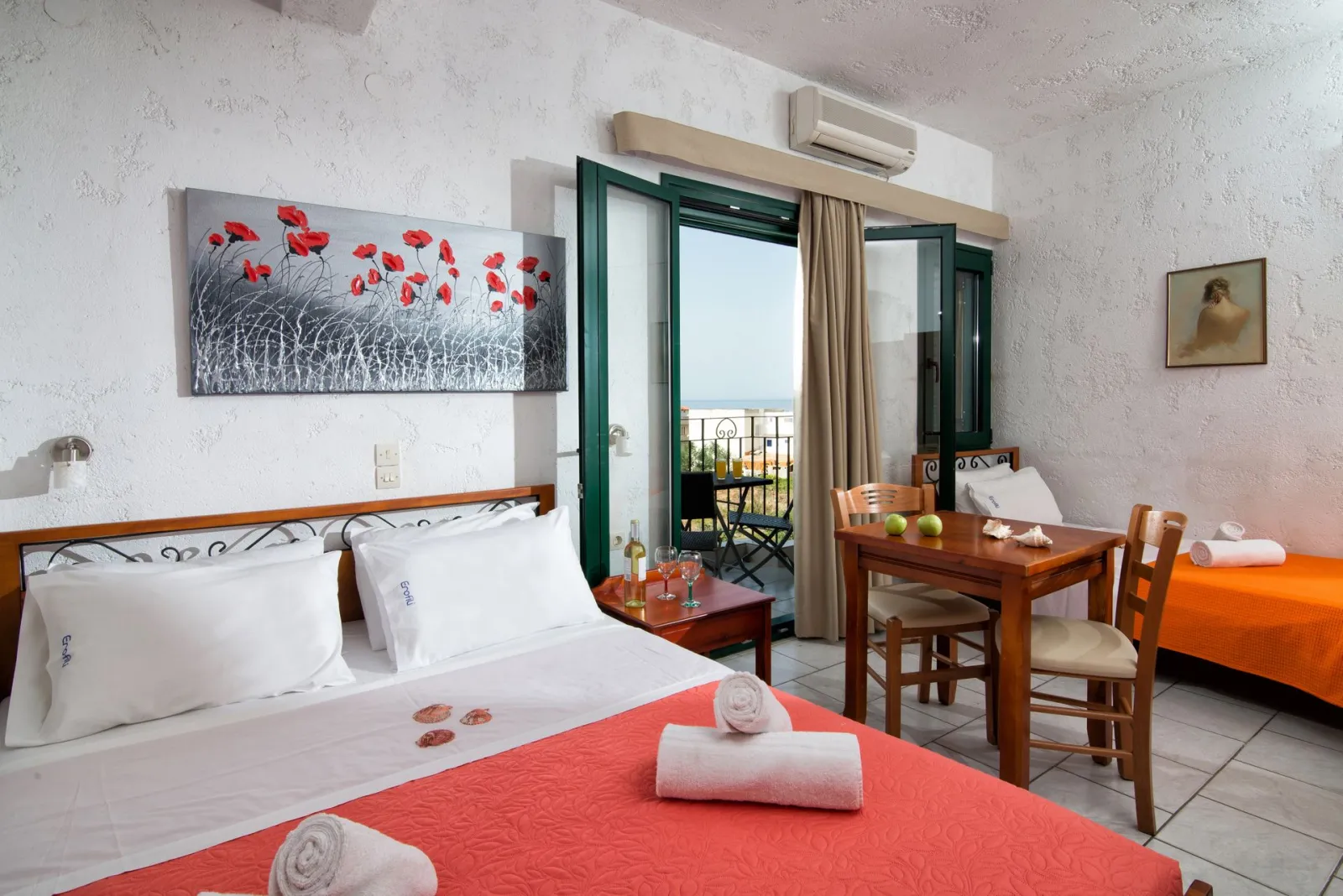 Studio with Sea or Mountain View