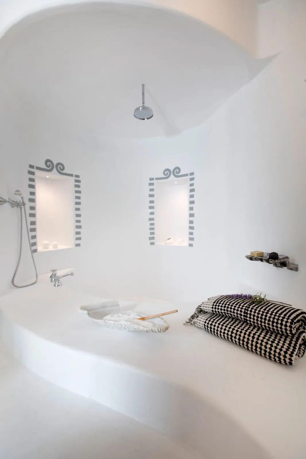 Split - Level Suite