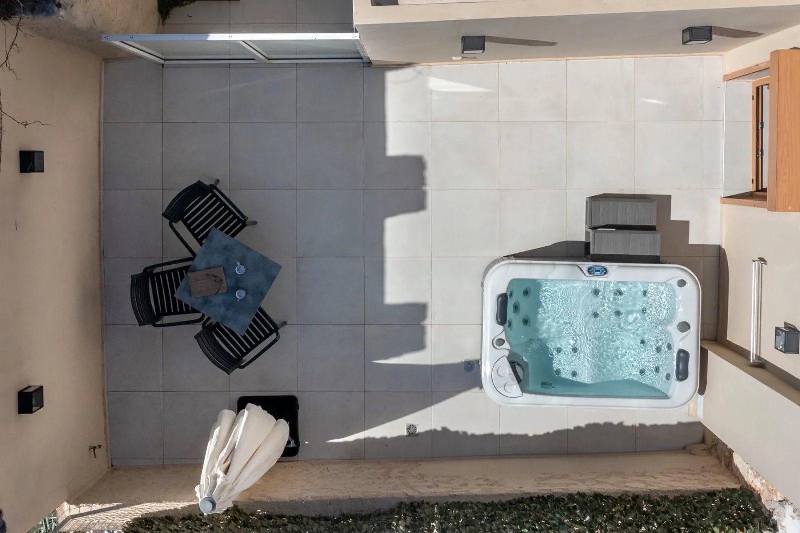Maizonette with Outdoor Spa
