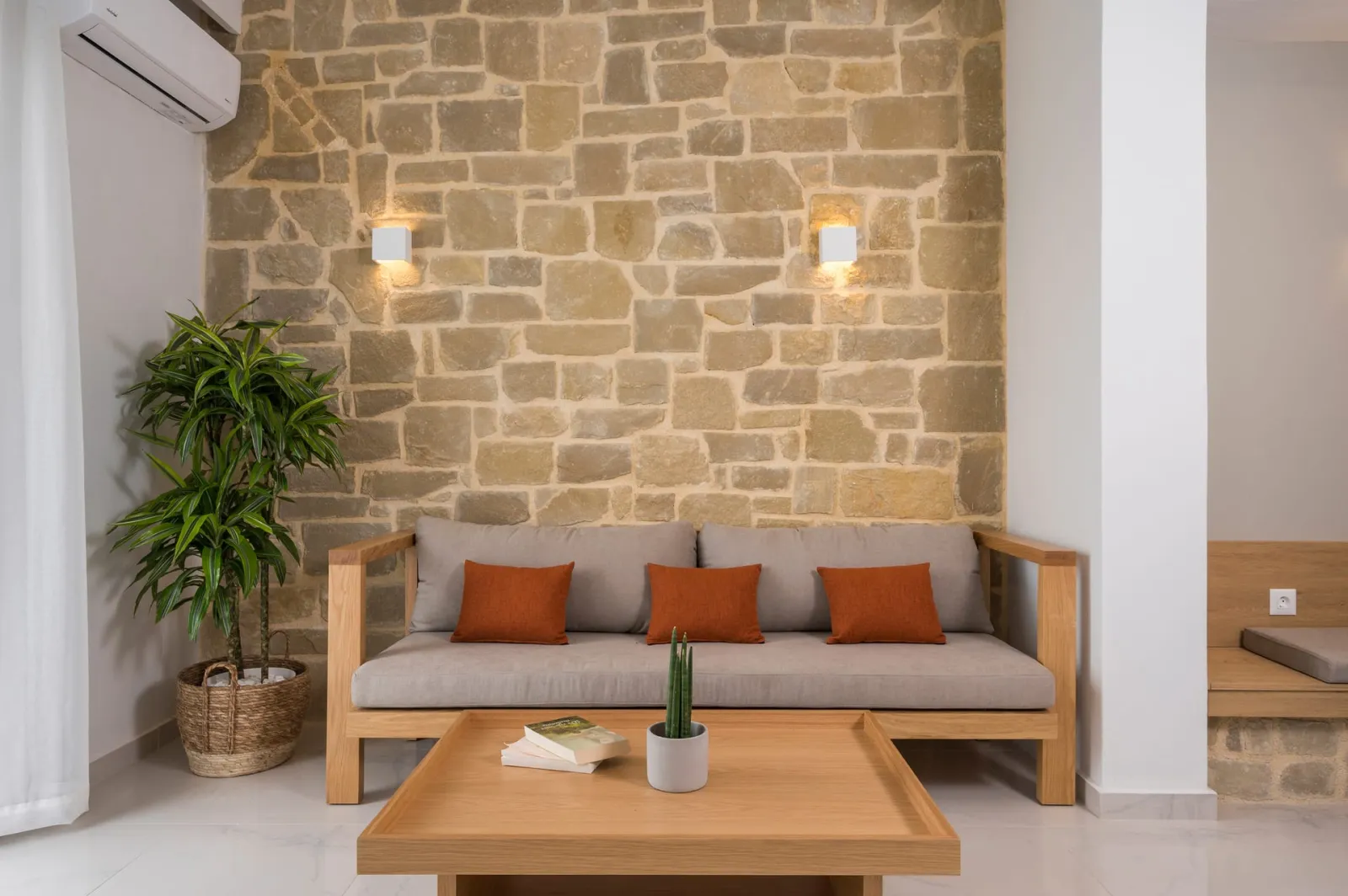 Three Bedroom Apartment with Sea View