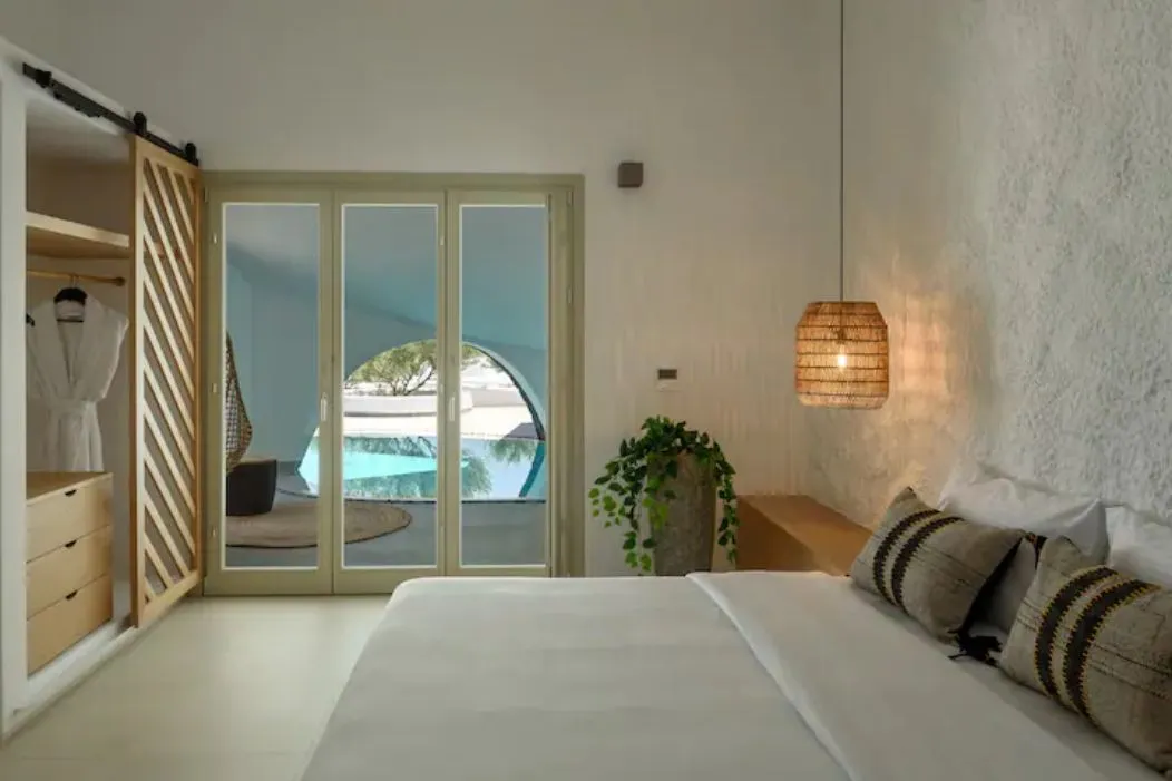 Senior Two Bedroom Suite With Private Cave Pool and Sea View