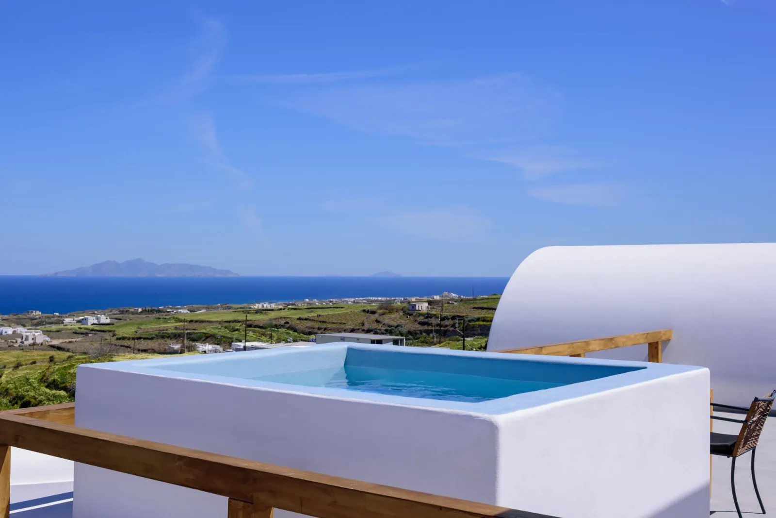 Elite Suite with Heated Jacuzzi and Sea View