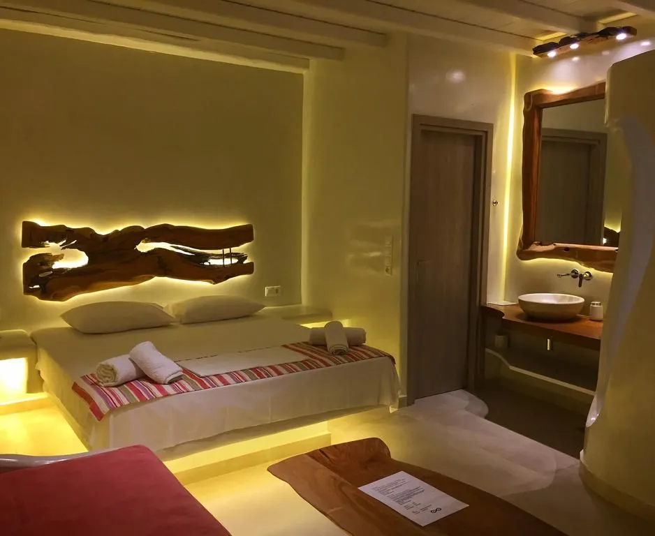 Junior suite with plunge pool &amp; sea view