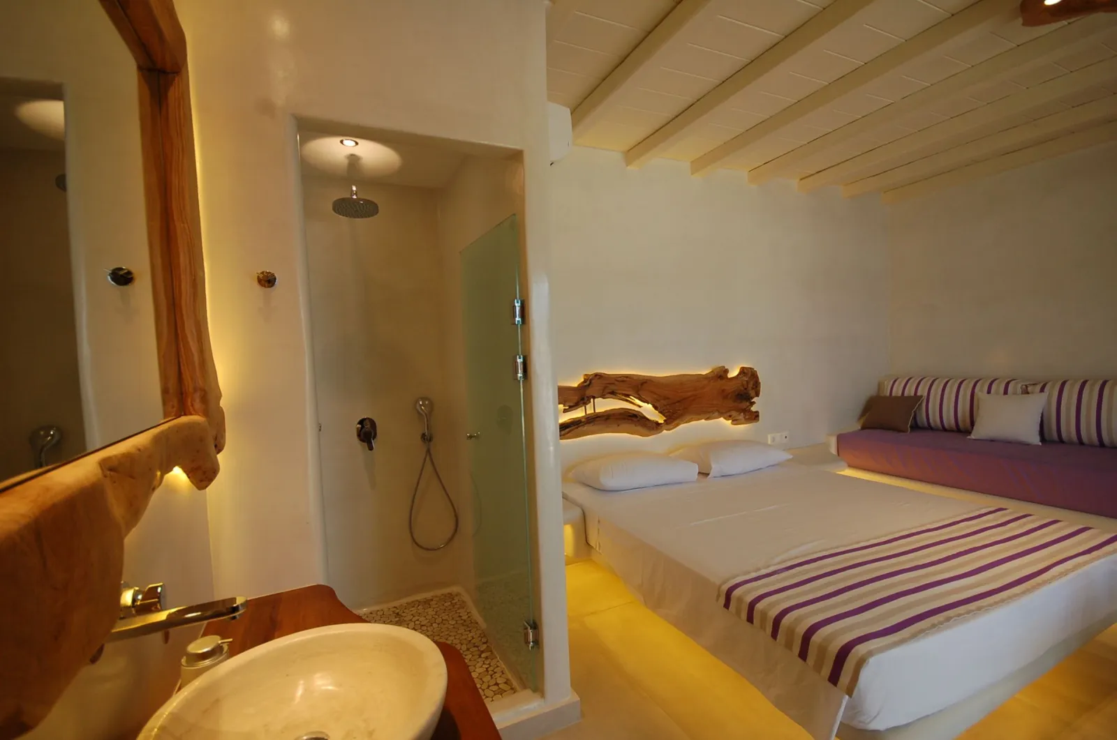 Junior suite with plunge pool &amp; sea view