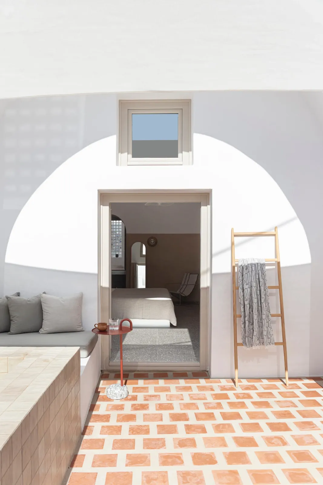 Ground Floor Suites with Balcony and Outdoor Jacuzzi