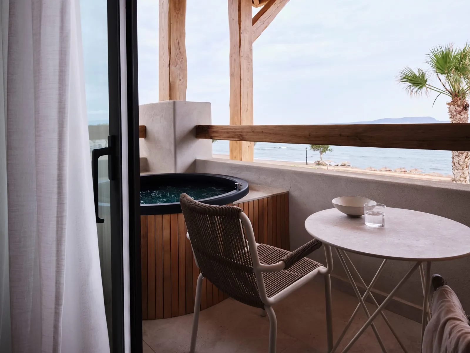 Comfort Room with Jacuzzi