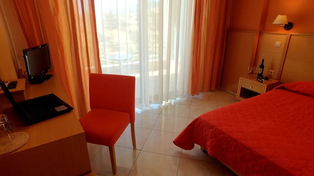 Double or Twin Room with Sea View