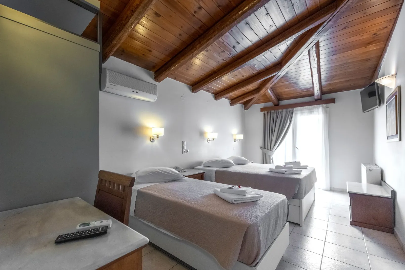 Superior Triple Room with Balcony and Mountain view