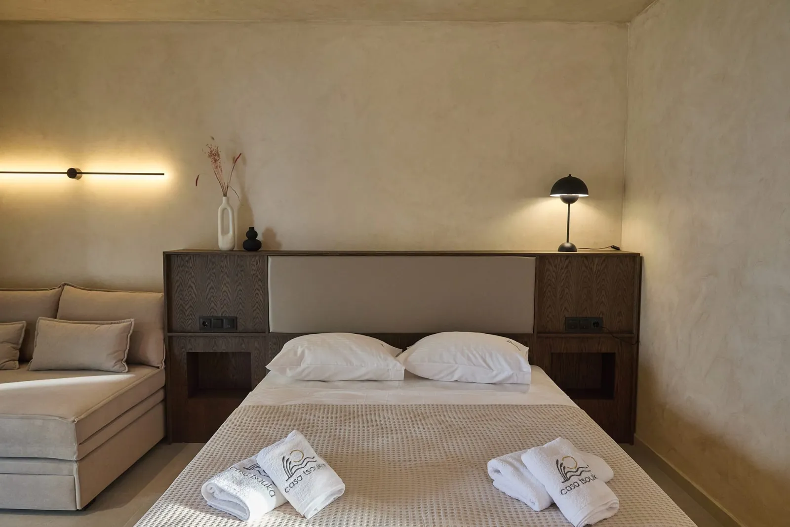 DELUXE DOUBLE ROOM