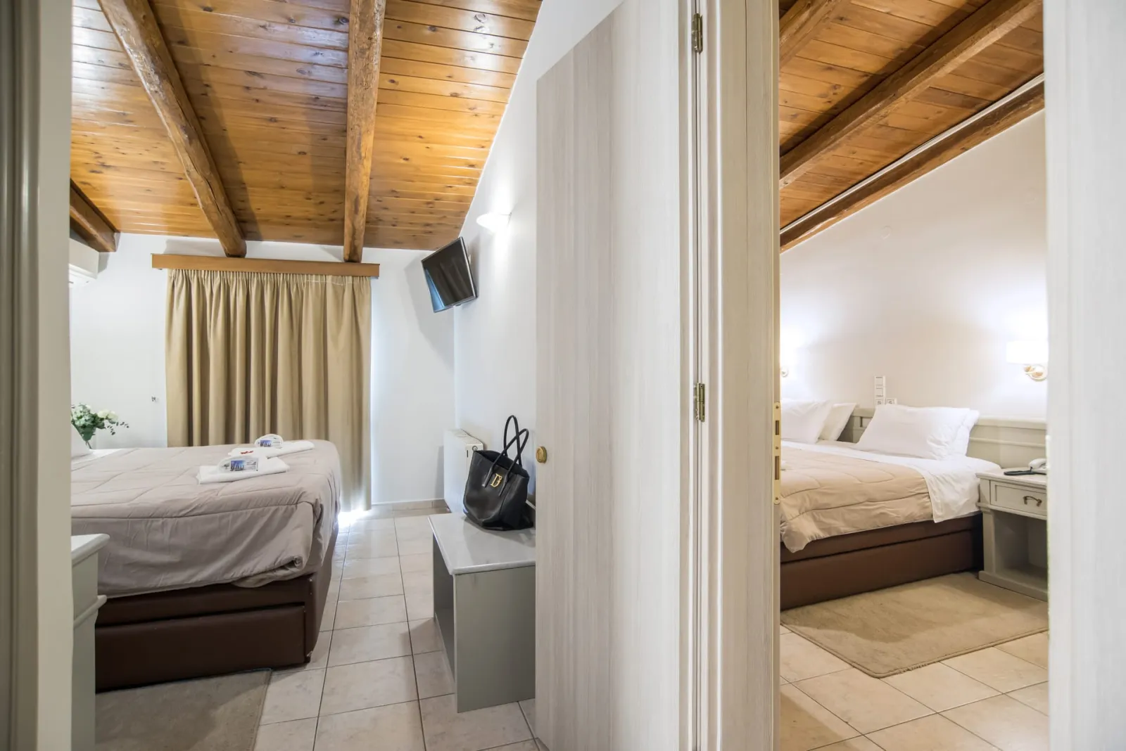 Family Suite interconnecting with Balcony and Mountain view