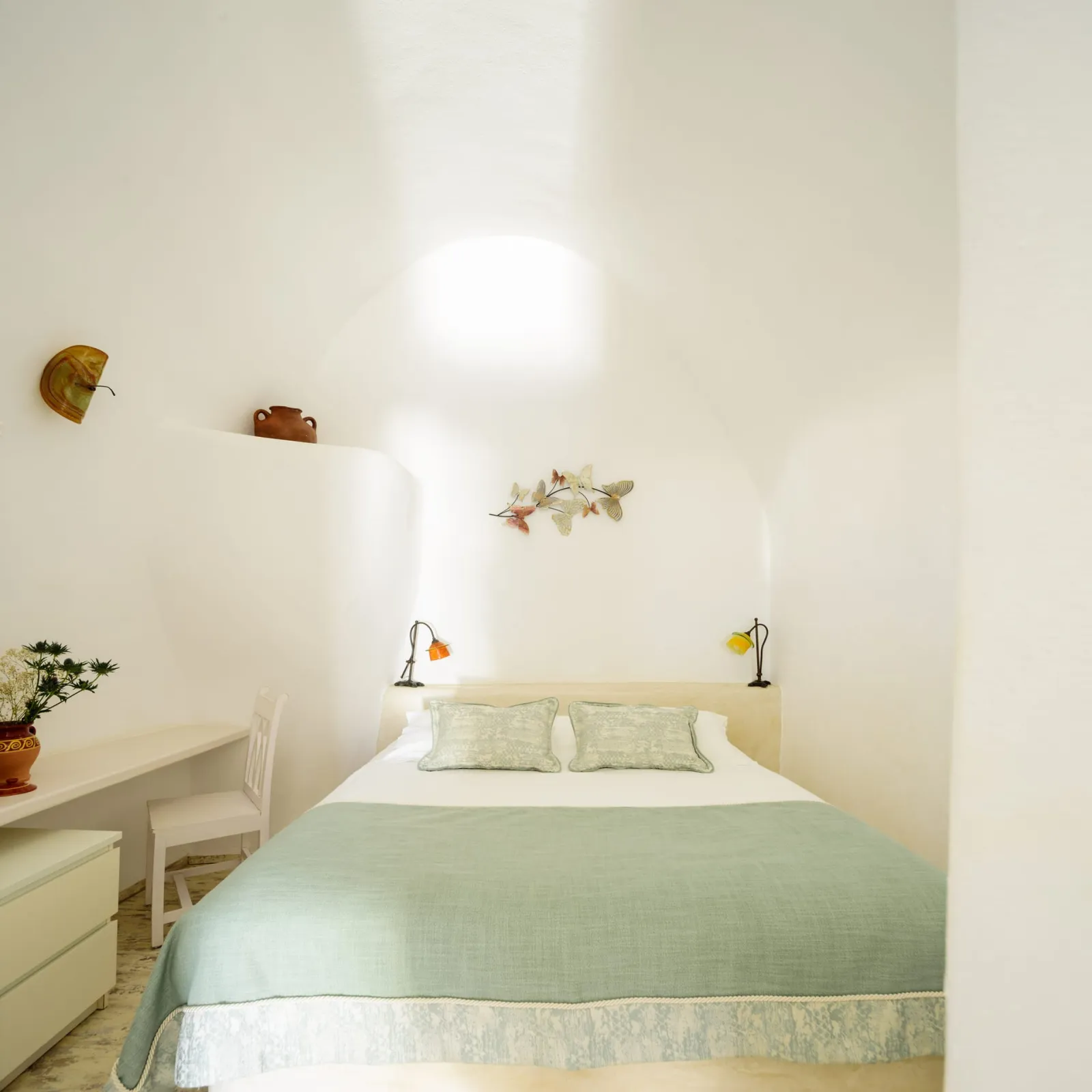 Junior Suite with Caldera View