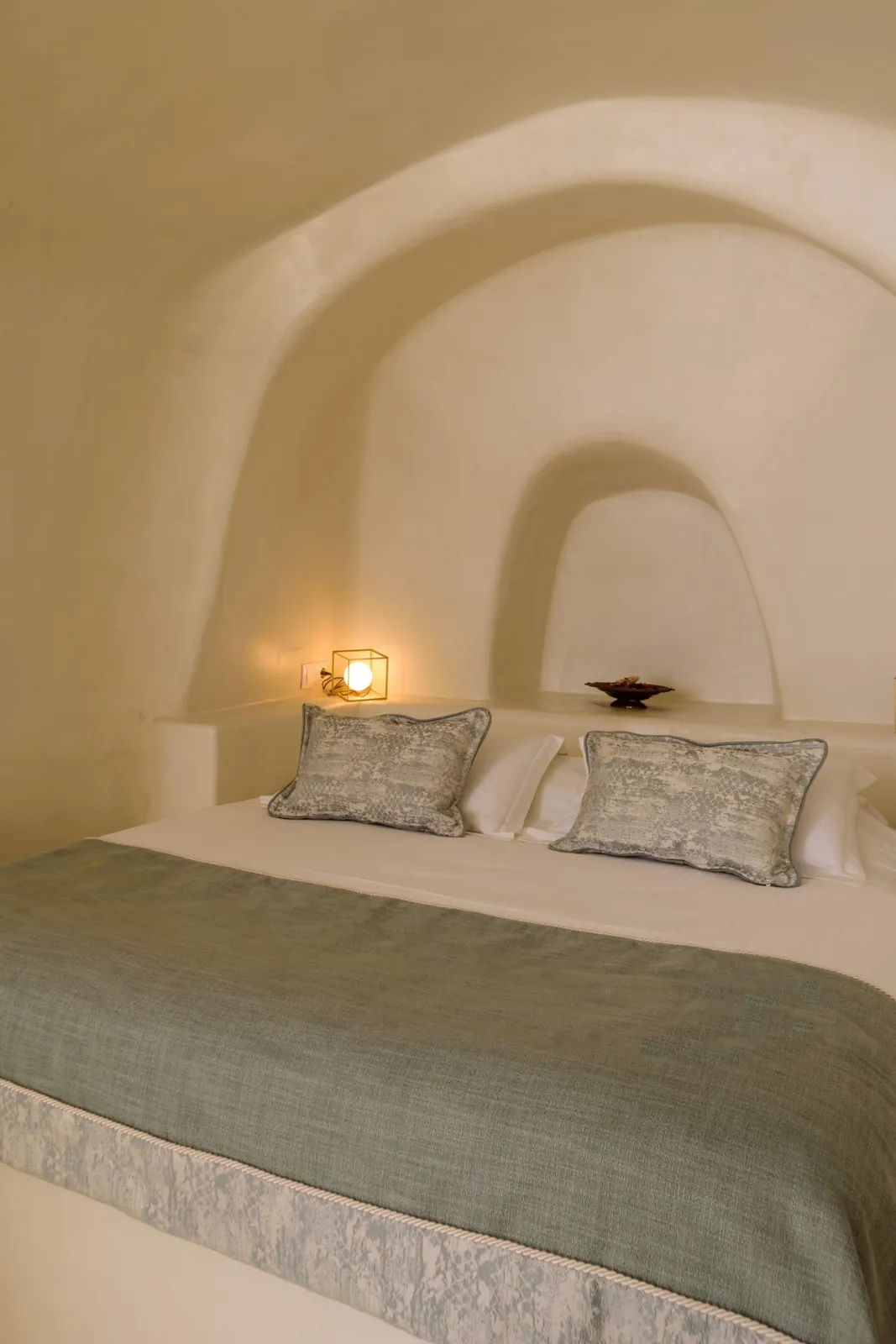 Cave Nest Junior Suite with Caldera View *access via numerous steps