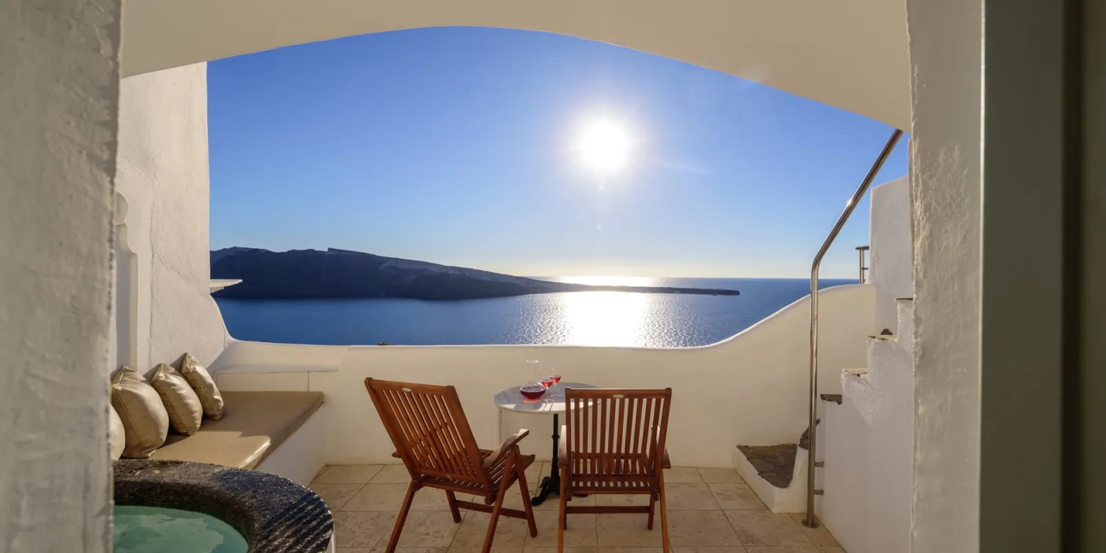 Executive Suite with Private Whirlpool & Caldera View