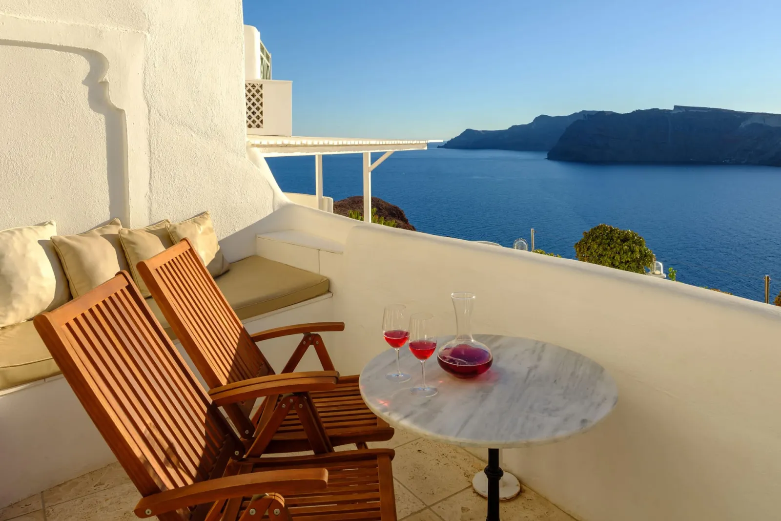 Executive Suite with Private Whirlpool & Caldera View