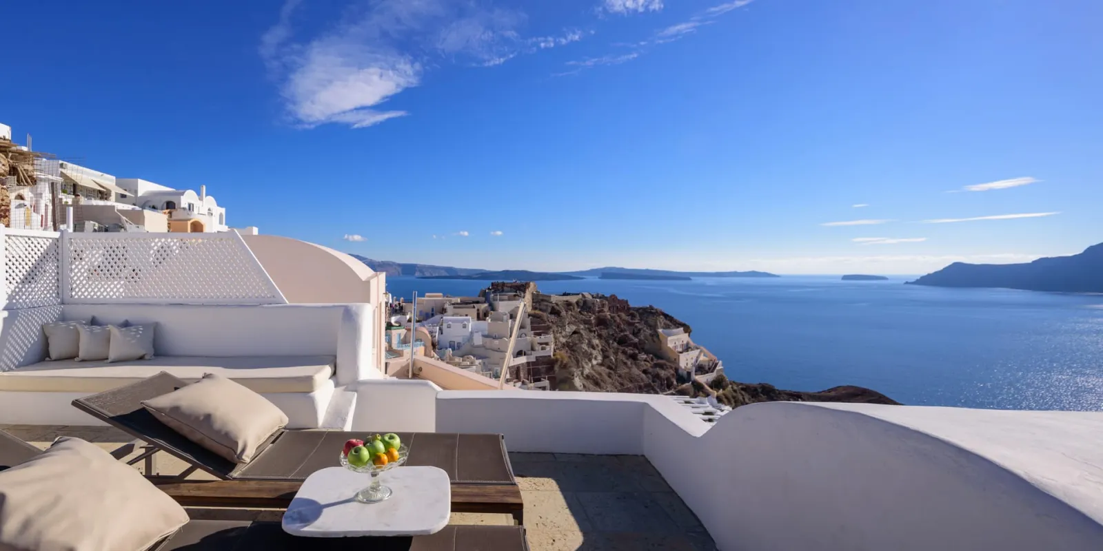 Sunset Honeymoon Suite with Private Whirlpool & Caldera View