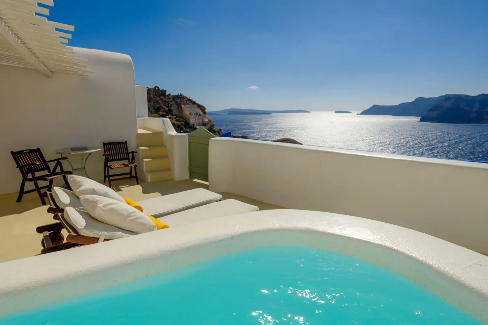 Family Suite with Private Whirlpool & Caldera View