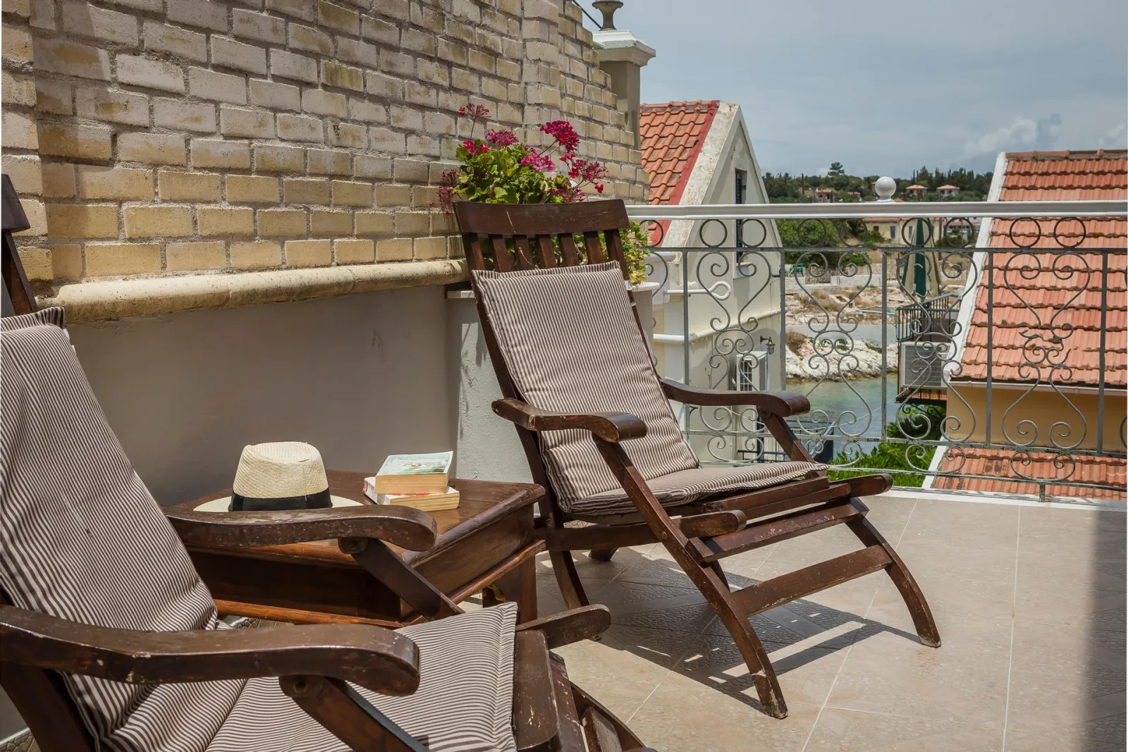 First Floor Suite No 3