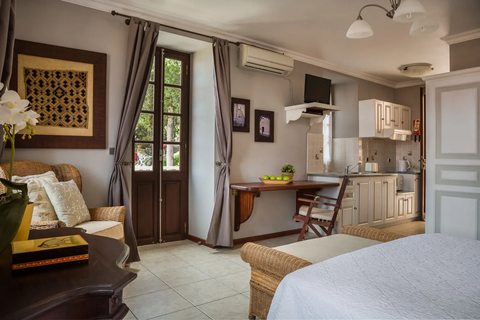 First Floor Suite No 4