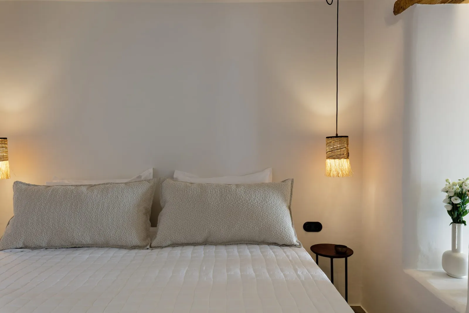 Two Bedroom Apartment with Jetted Tub and Sea View - Split Level