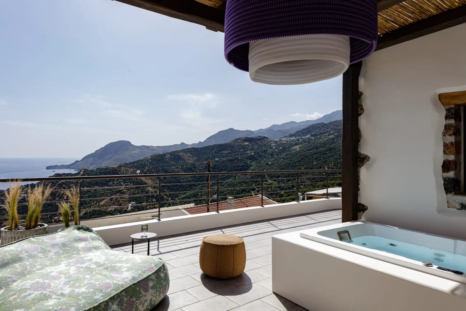 Superior Two Bedroom Apartment with Jetted Tub and Sea View - Split Level