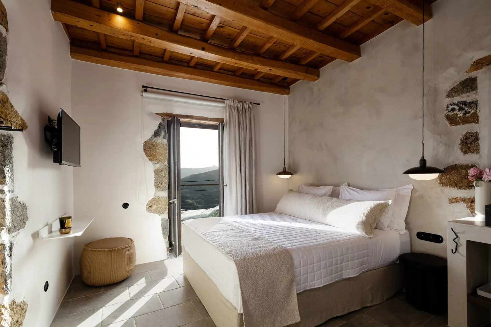 Superior Two Bedroom Apartment with Jetted Tub and Sea View - Split Level