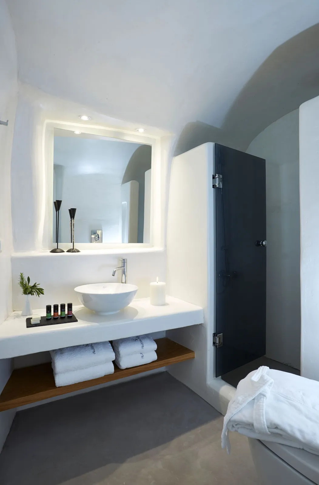 Cave Suite with outdoor heated private Jacuzzi