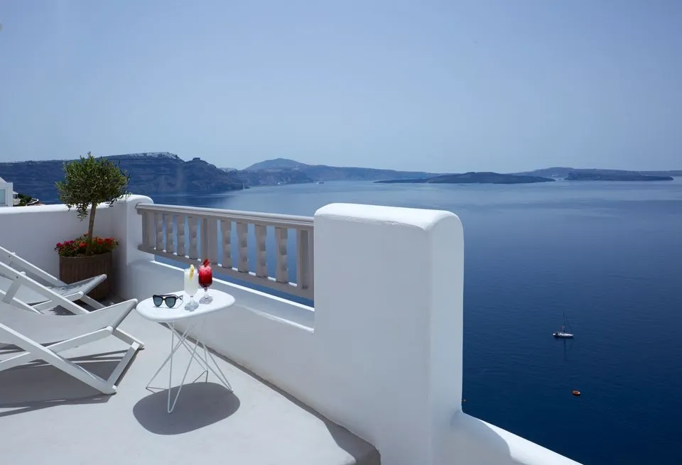Executive Cave Suite with outdoor heated private Jacuzzi
