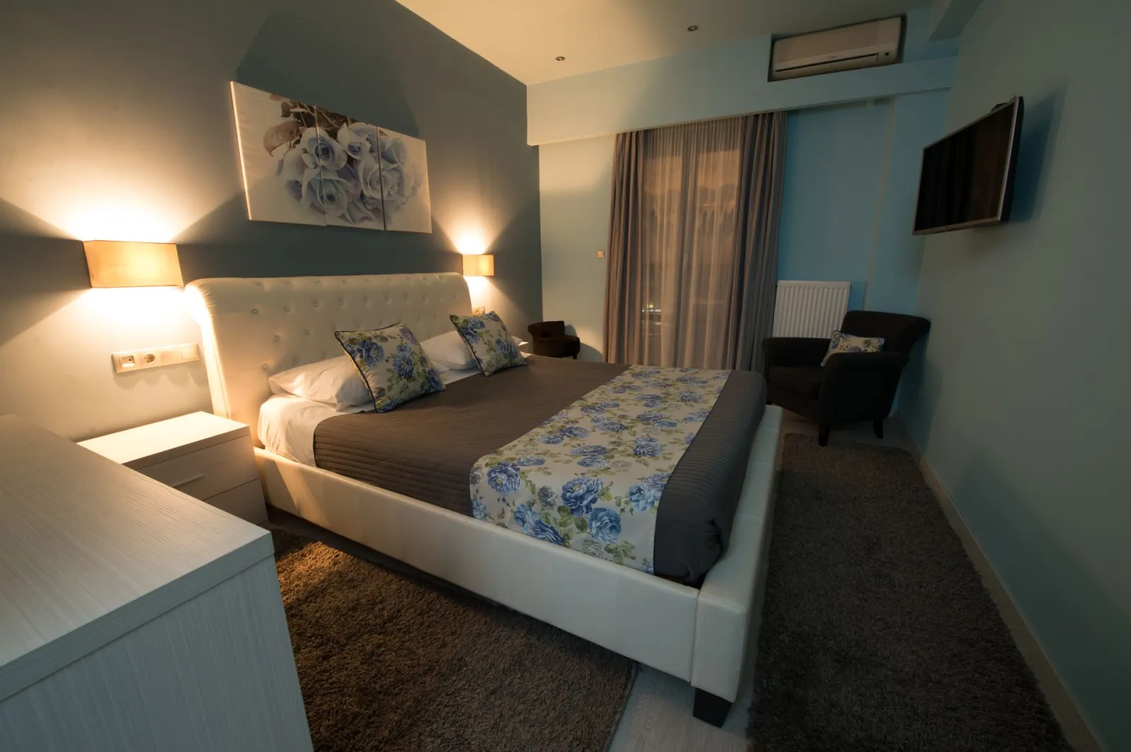 Blue Roses - Double Room