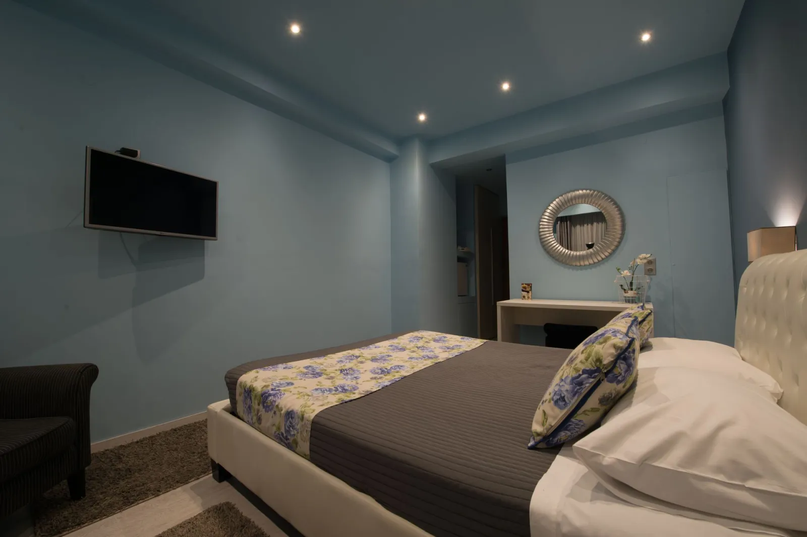 Blue Roses - Double Room