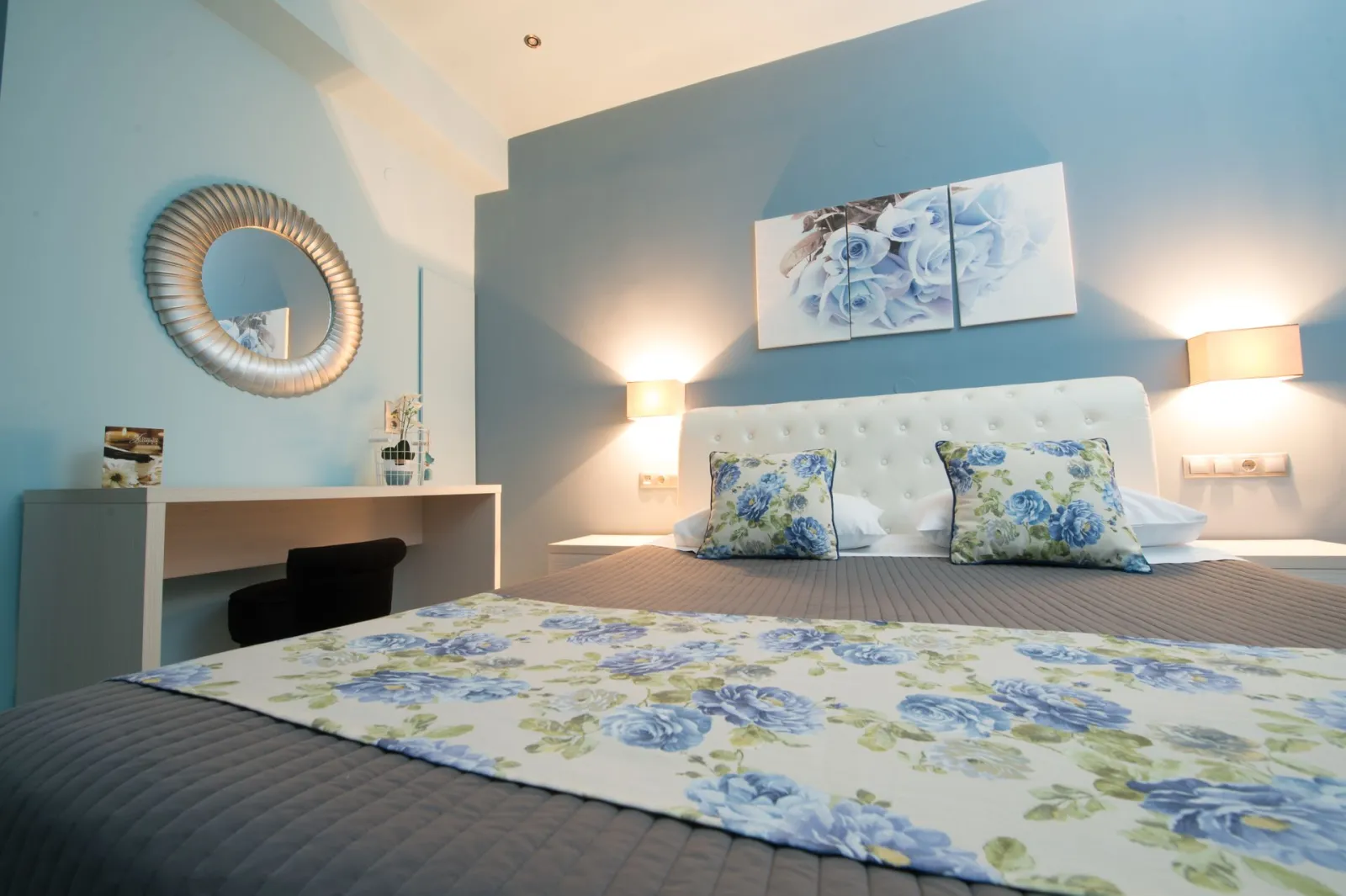 Blue Roses - Double Room