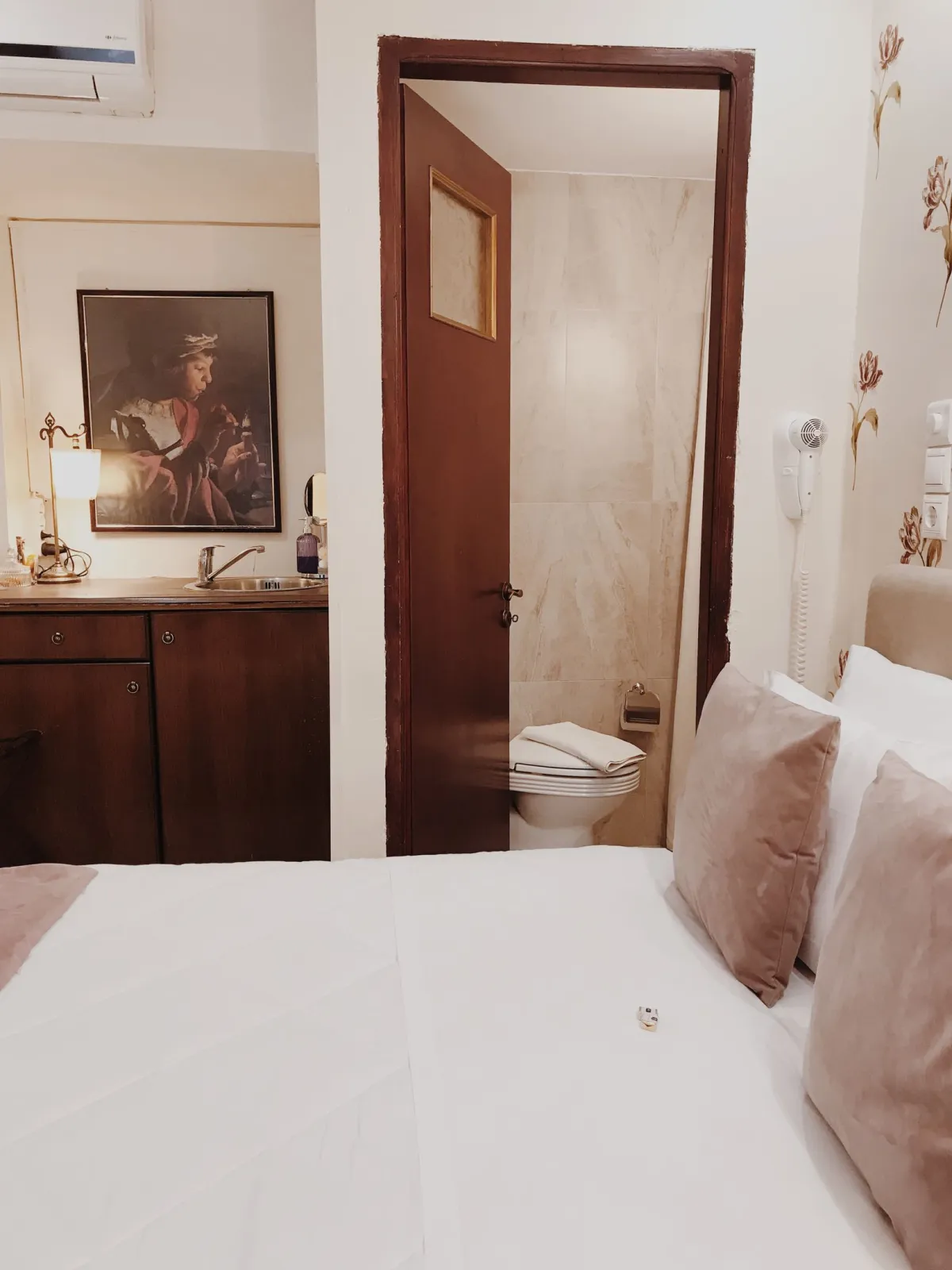 Economy Room with double bed -Ground Floor