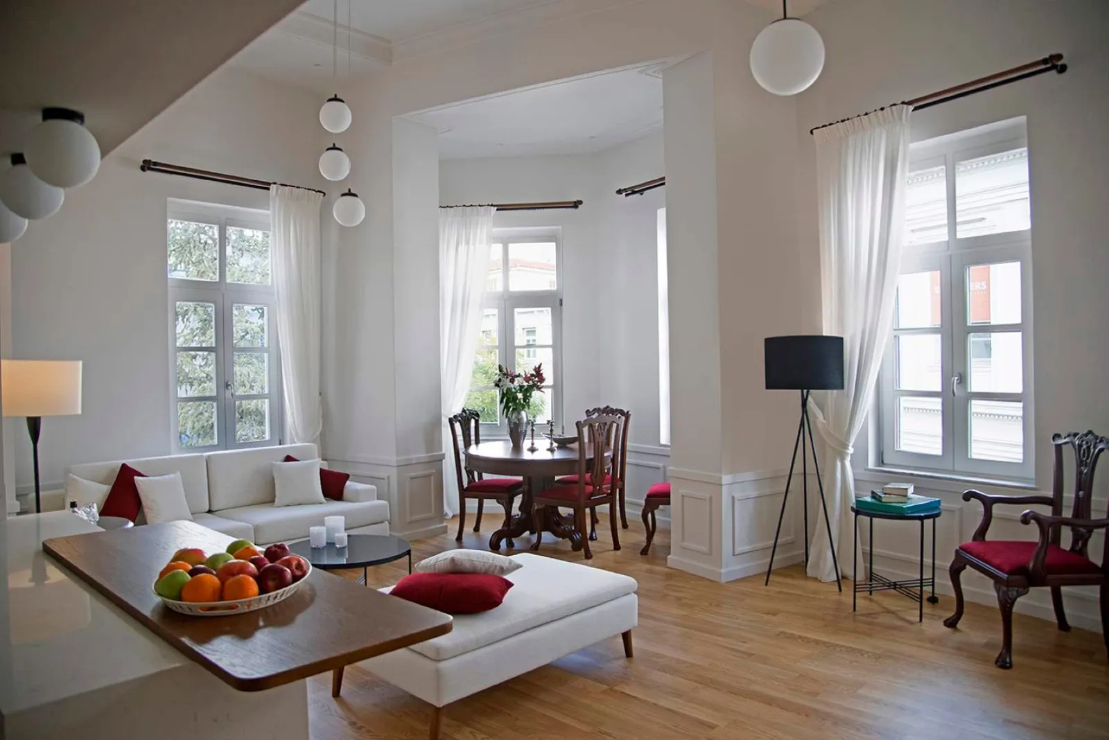 Kekias | 2 Bedroom Suite Apartment with Ermou Str View