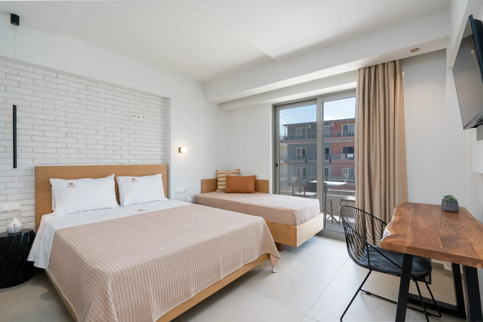 Comfort Triple Room - Mt. Olympus View