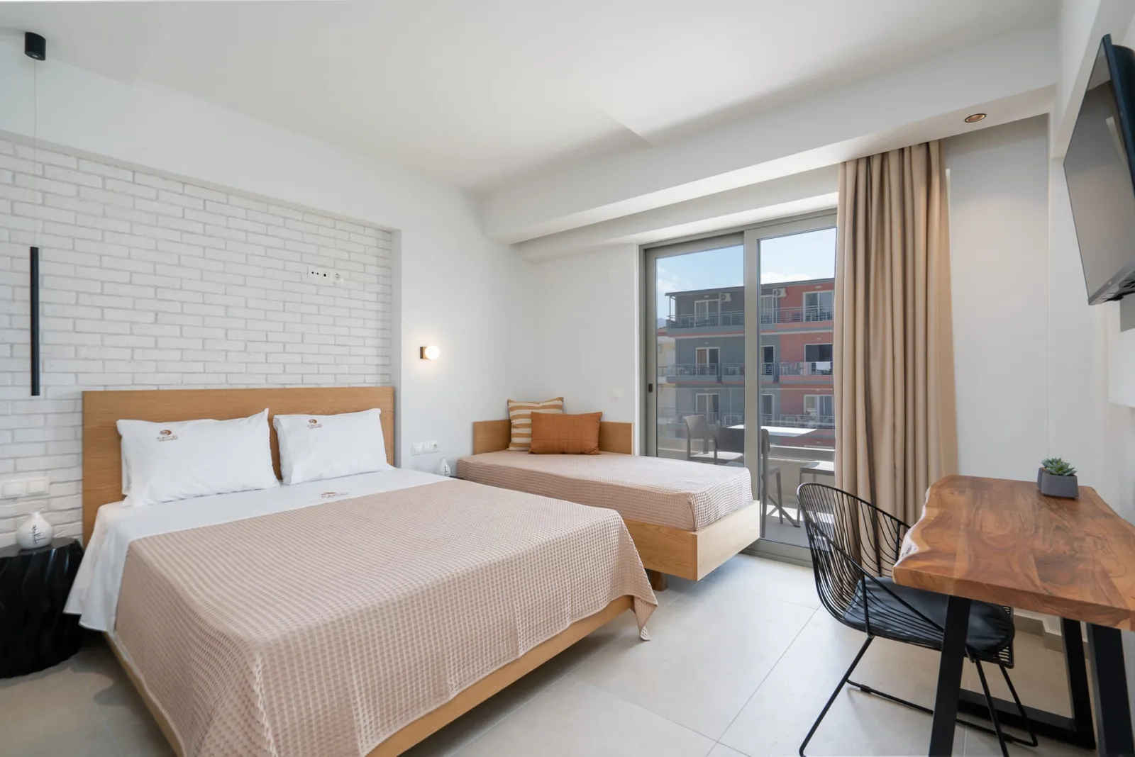 Comfort Triple Room - Mt. Olympus View