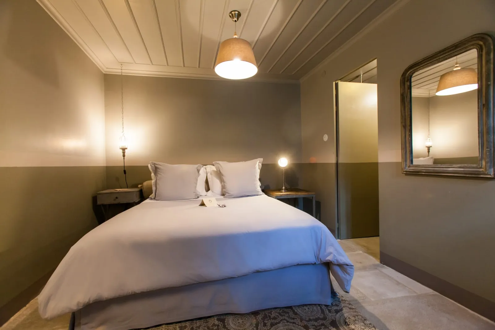 Khaki Room