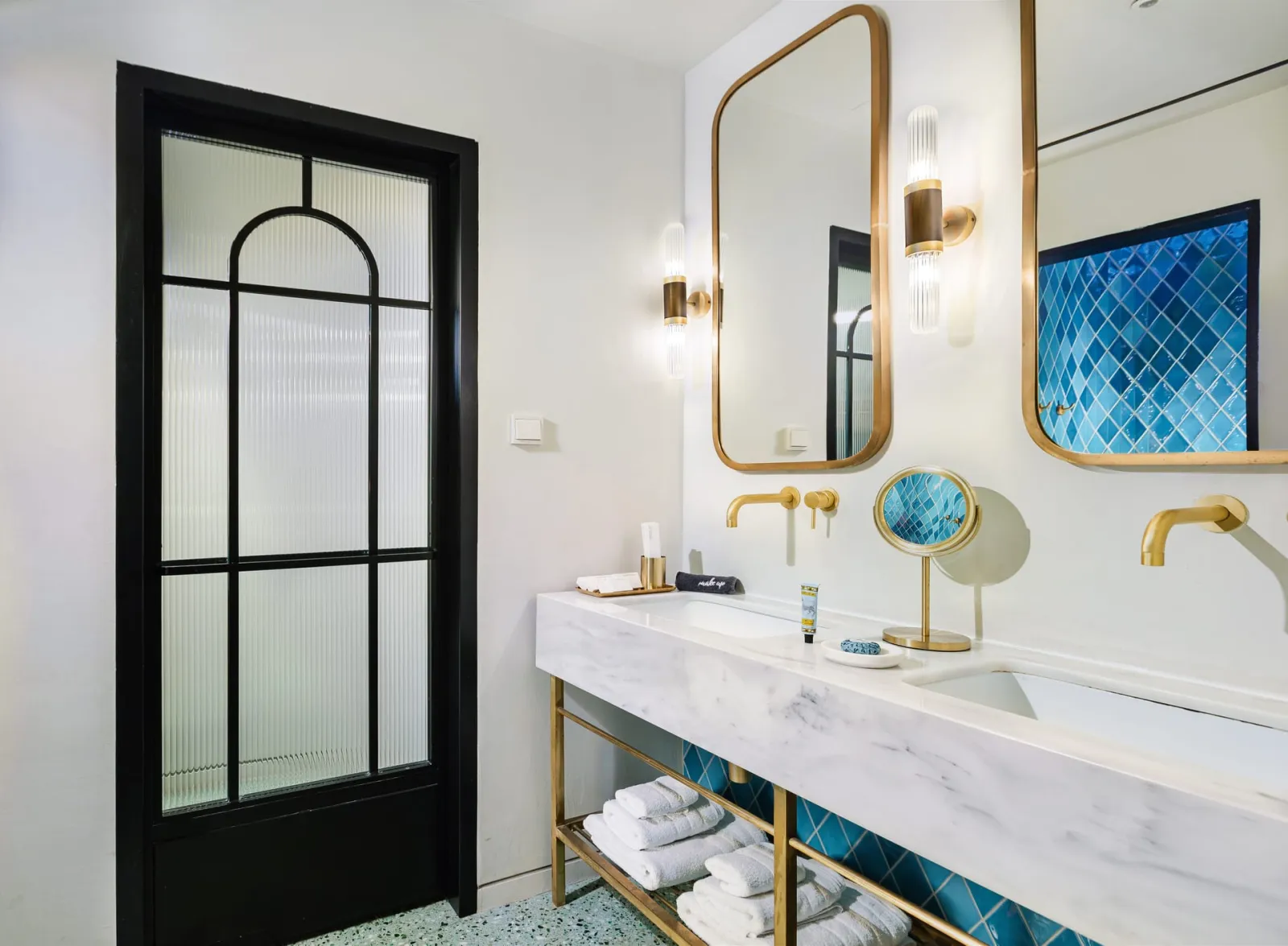 Cool Corner Suite