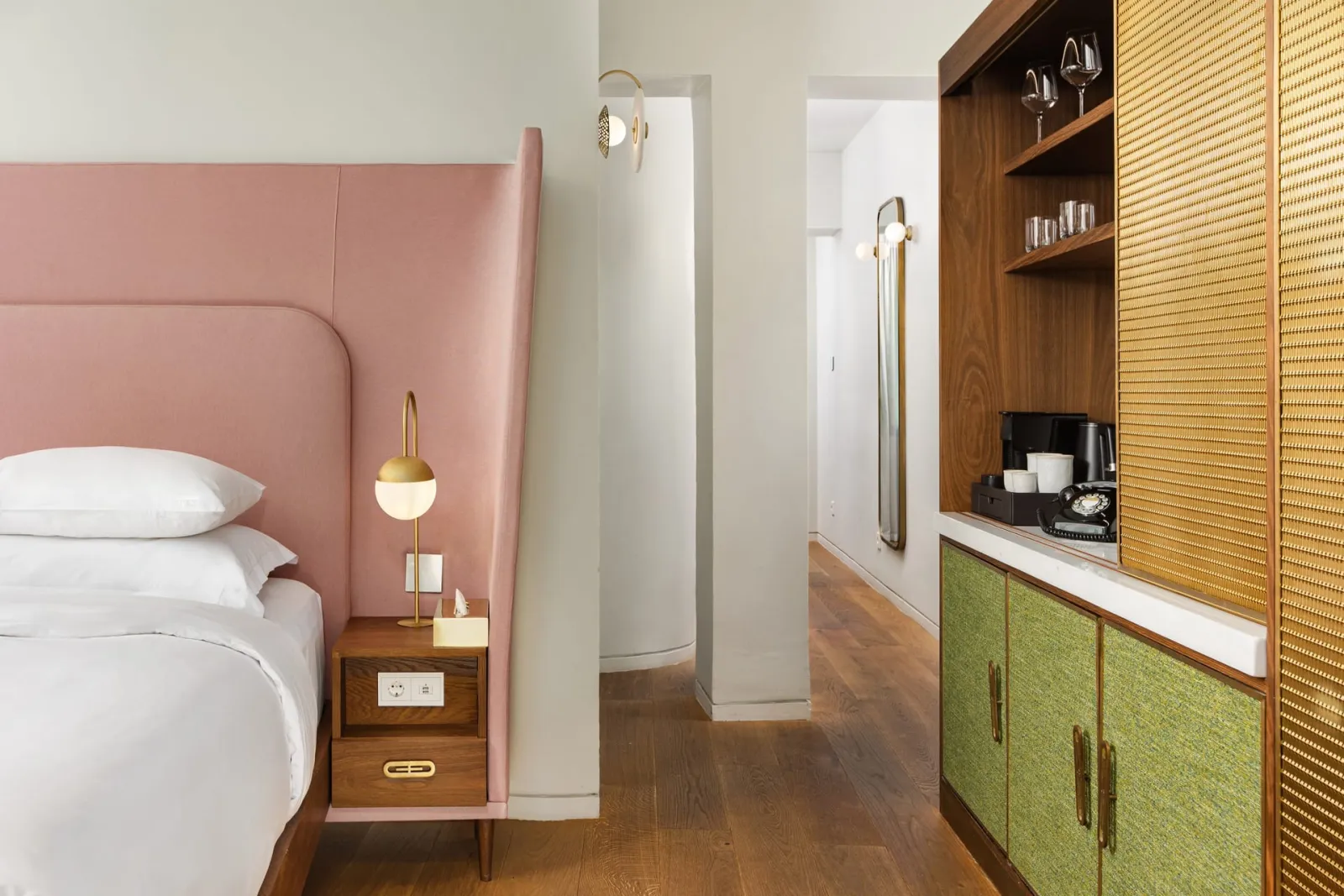 Cool Corner Suite