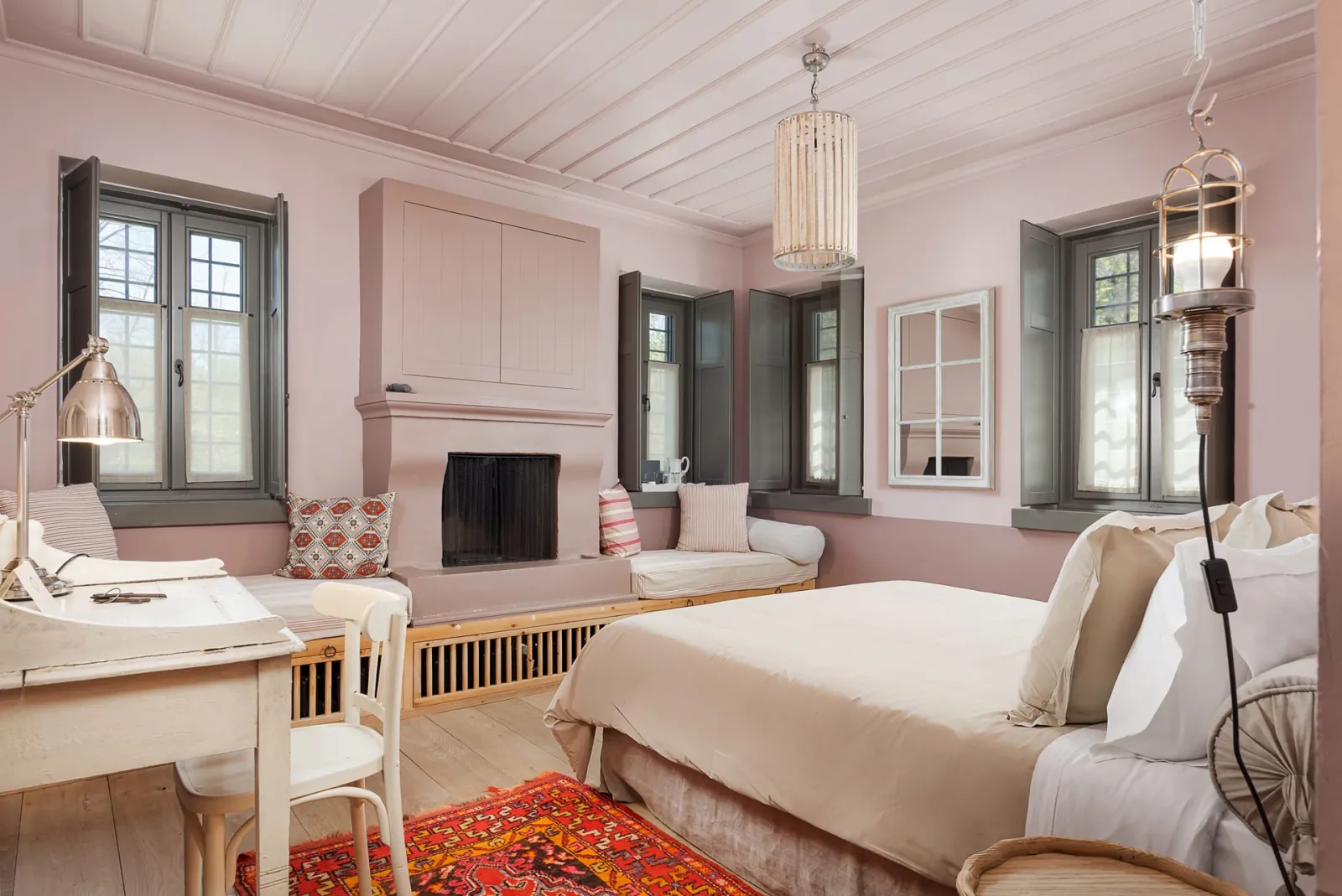 Pink Room | Deluxe