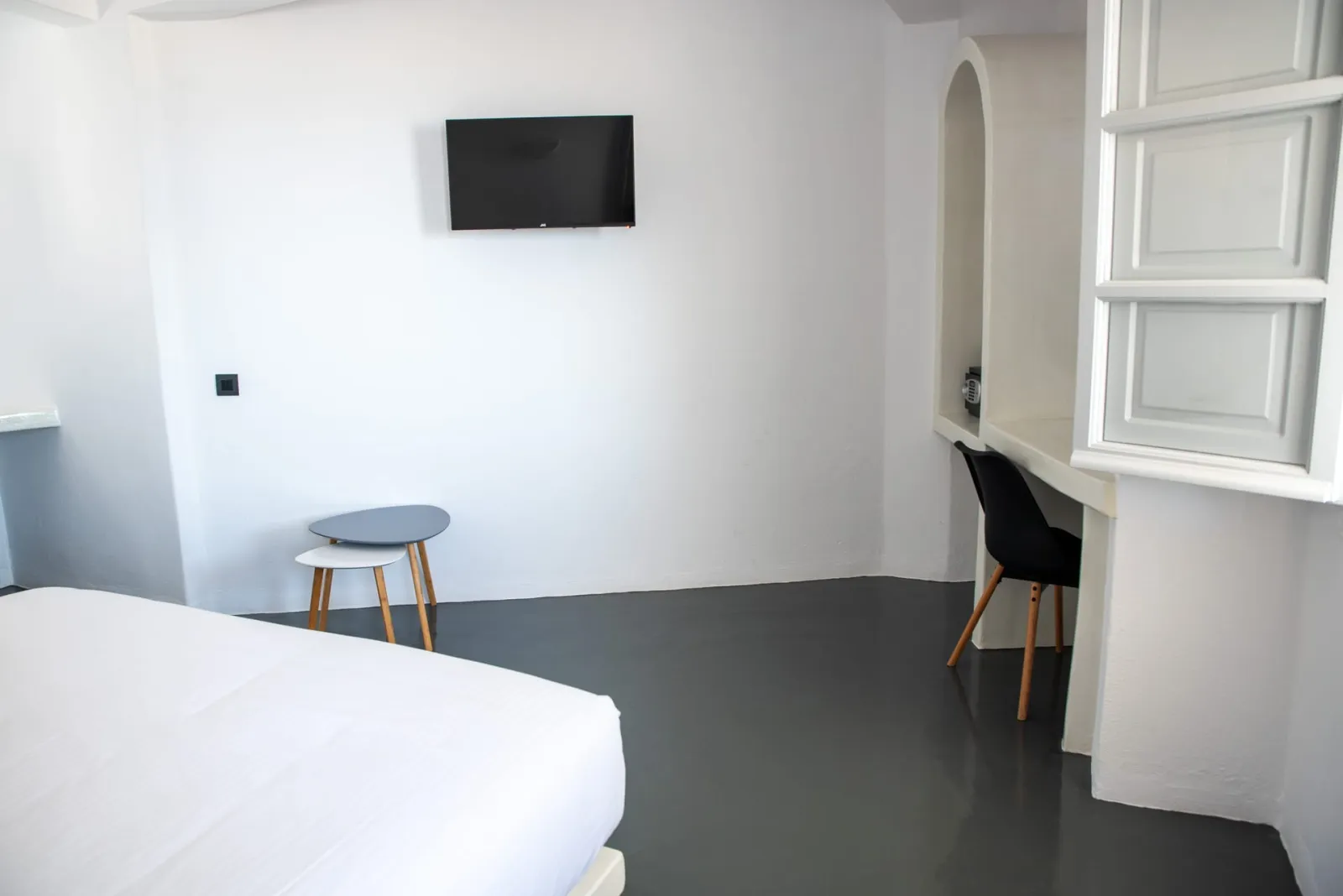 Superior Suite with Outdoor Jetted Tub &amp; Sea View