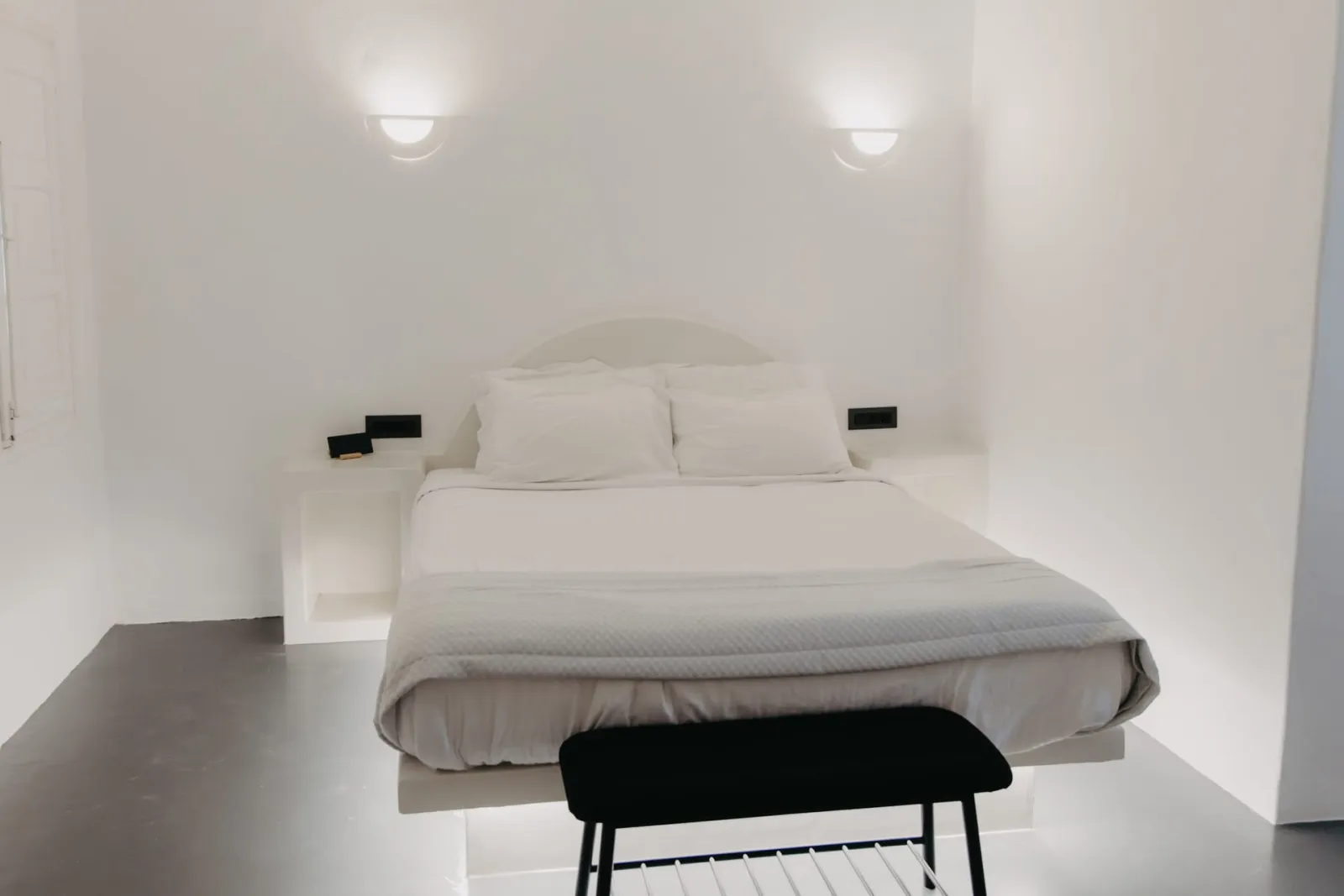 Superior Suite with Outdoor Jetted Tub &amp; Sea View
