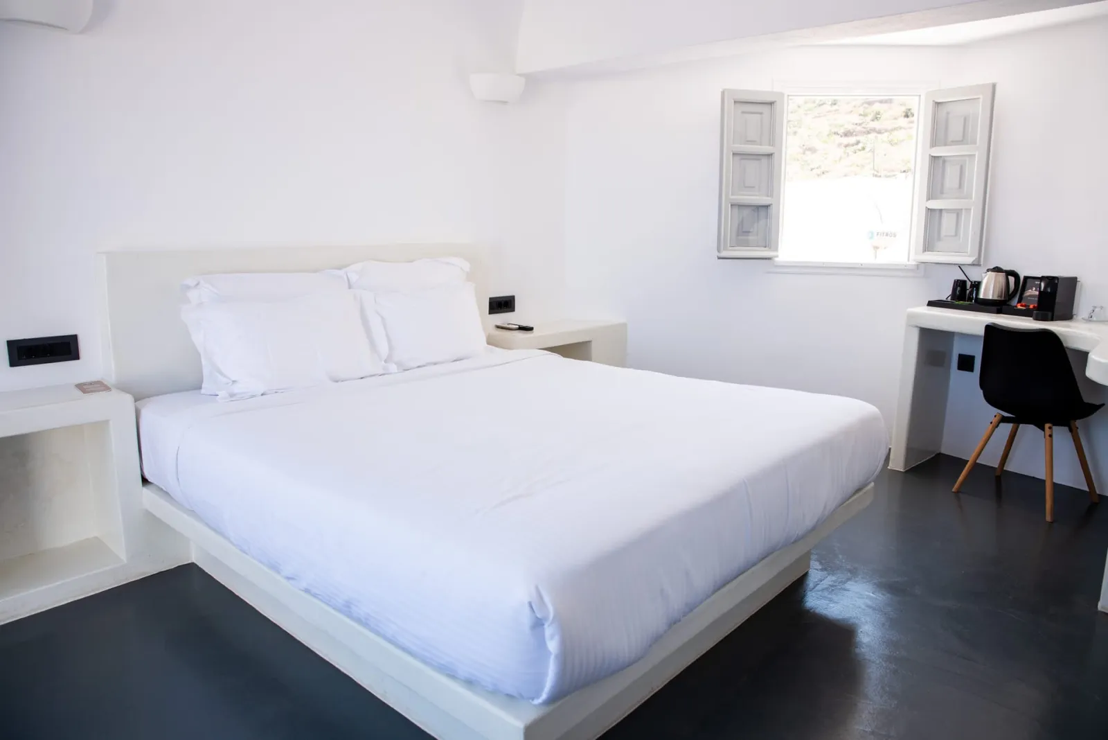 Honeymoon Suite with Outdoor Jetted Tub & Sea View