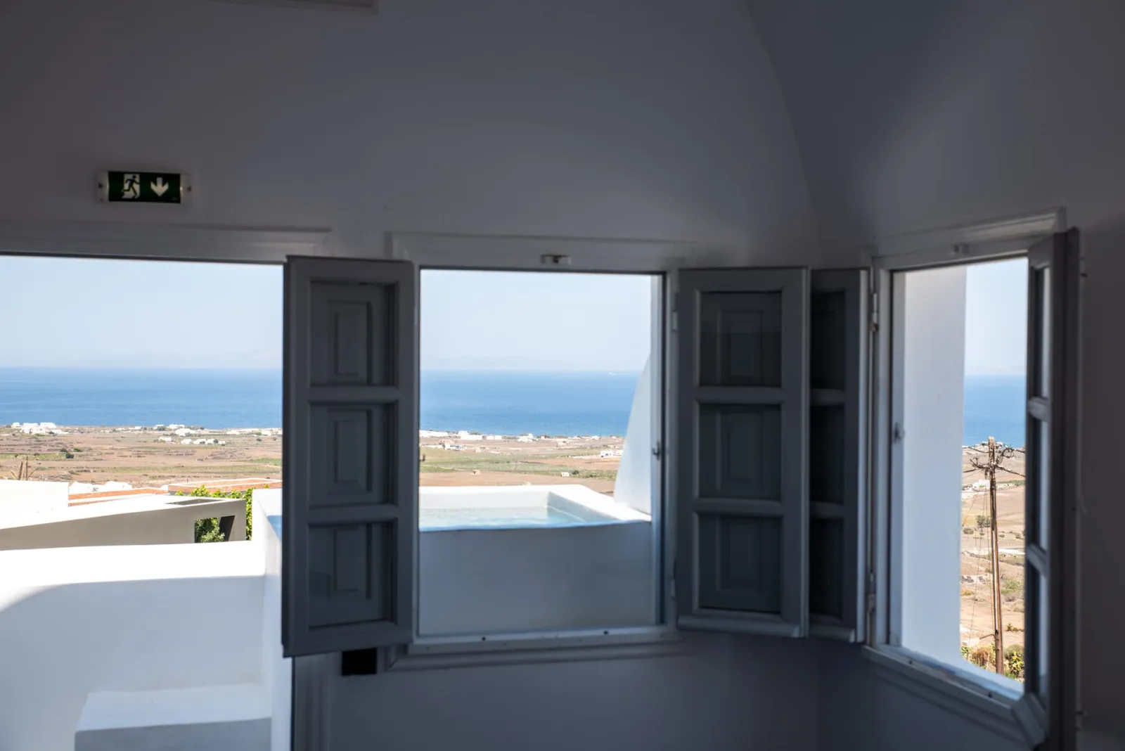 Honeymoon Suite with Outdoor Jetted Tub &amp; Sea View