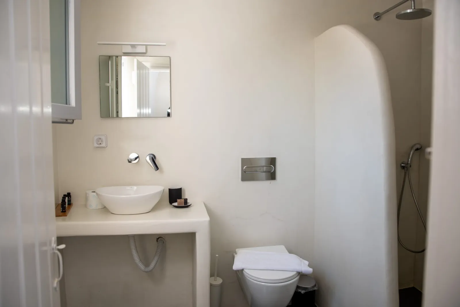 Premium Private Suite with Jetted Pool Terrace &amp; Sea View
