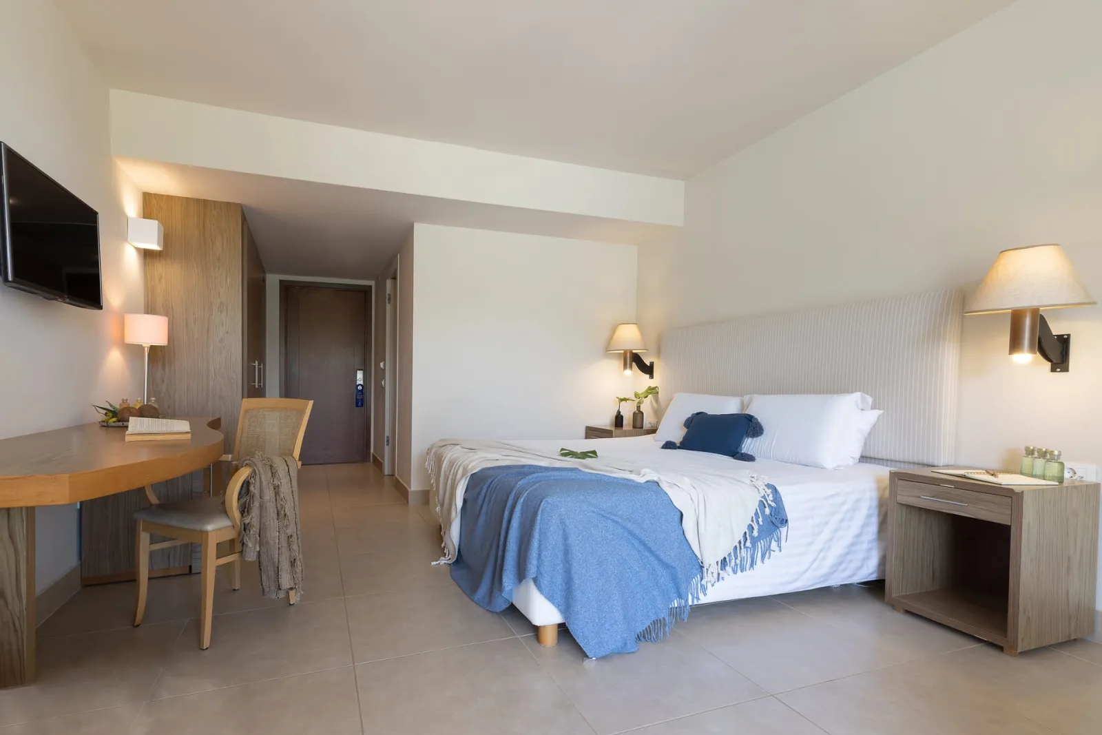 Superior Double/Twin Room Direct Pool Access