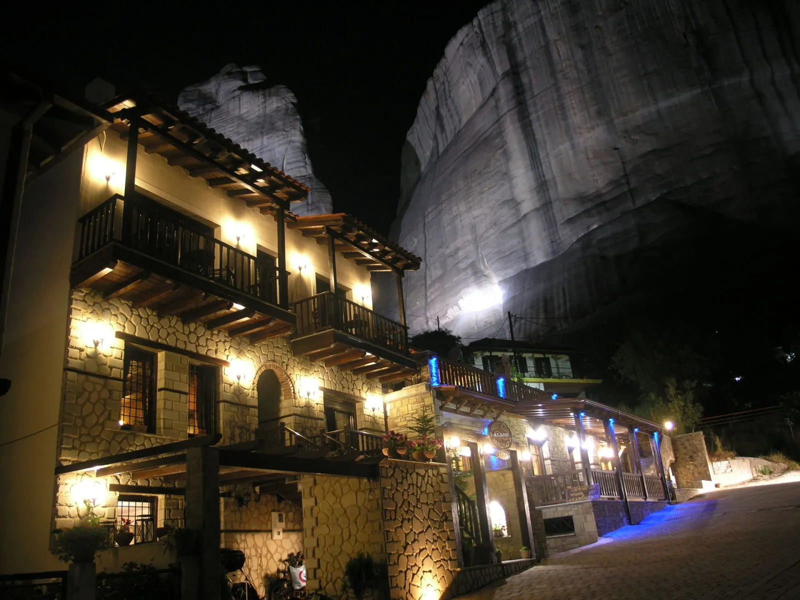 Double Room with Balcony and Meteora View