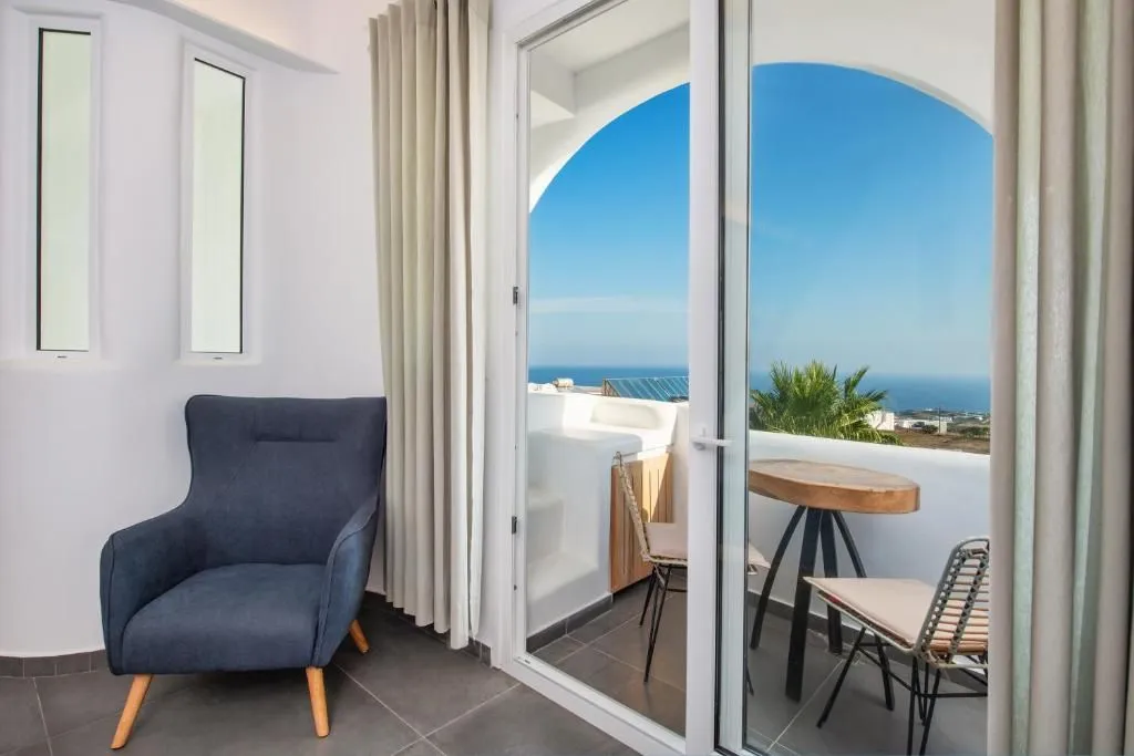 Deluxe Suite with Outdoor Hot Tub and Sea View