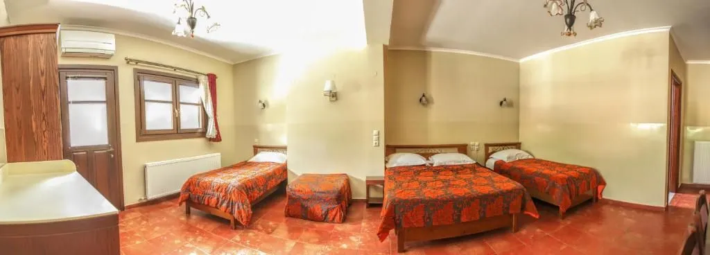 Quadruple Room with Balcony and Meteora View