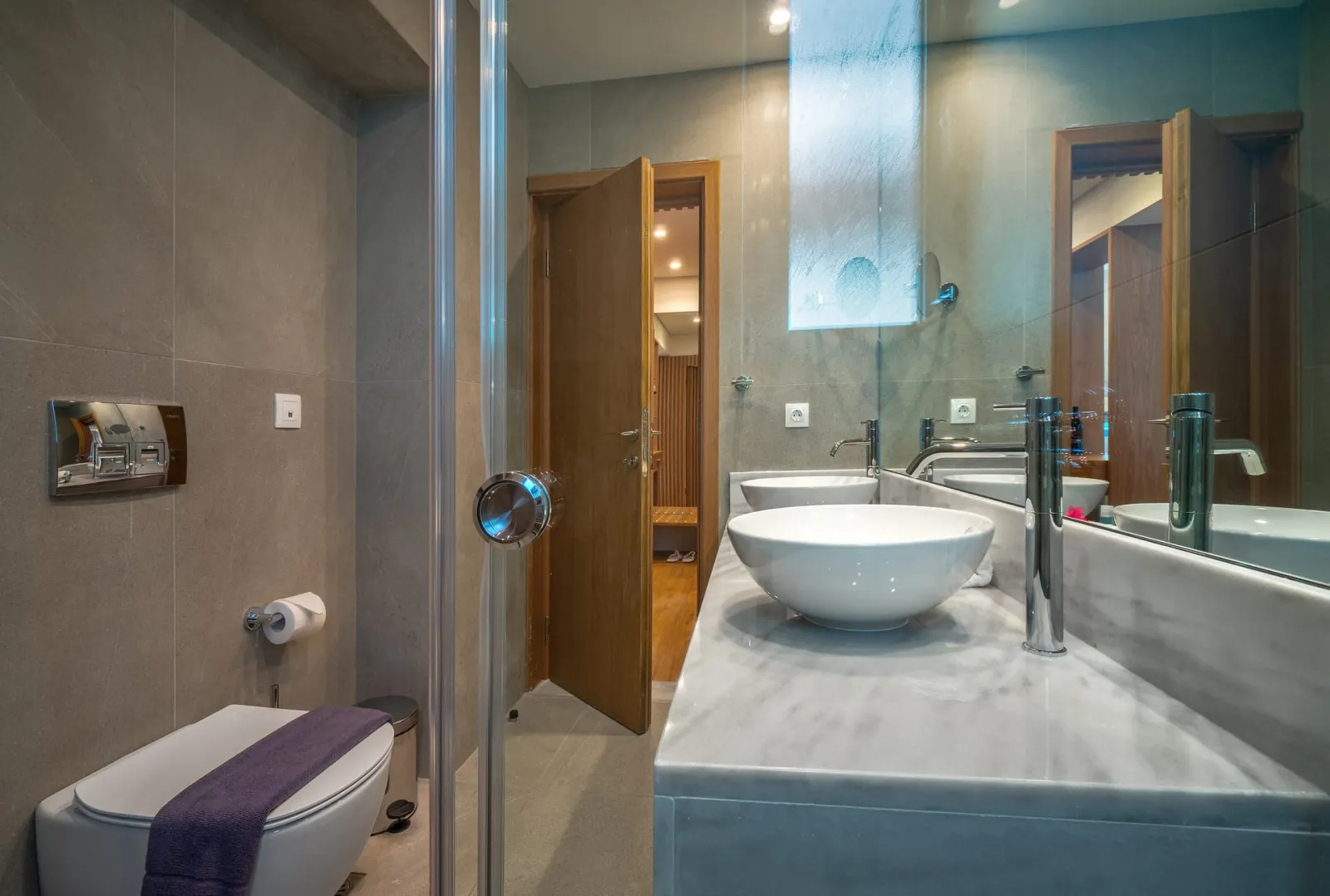 Deluxe Suite with Spa Bath